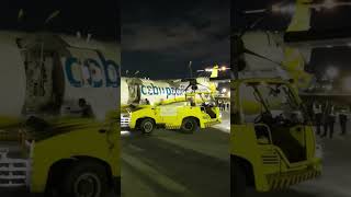 ATR-72 AIRCRAFT LOADING EXPLAINED #foryou #aircraftloading #loader