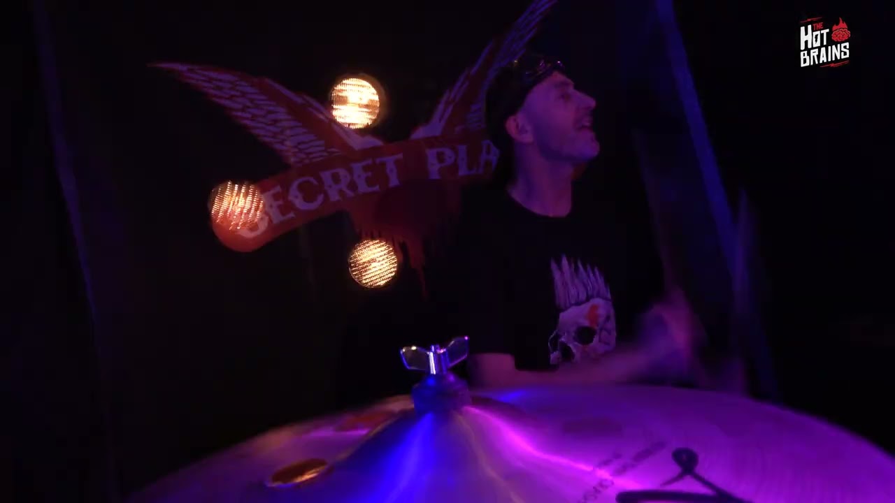 HOTBRAINS - LIVE SECRET PLACE 2025 - 03 :  Are You Gonna Be My Girl