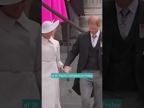 Were Meghan Markle & Prince Harry BOOED? 