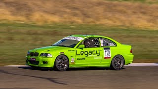 Insane side-by-side racing in Spec E46