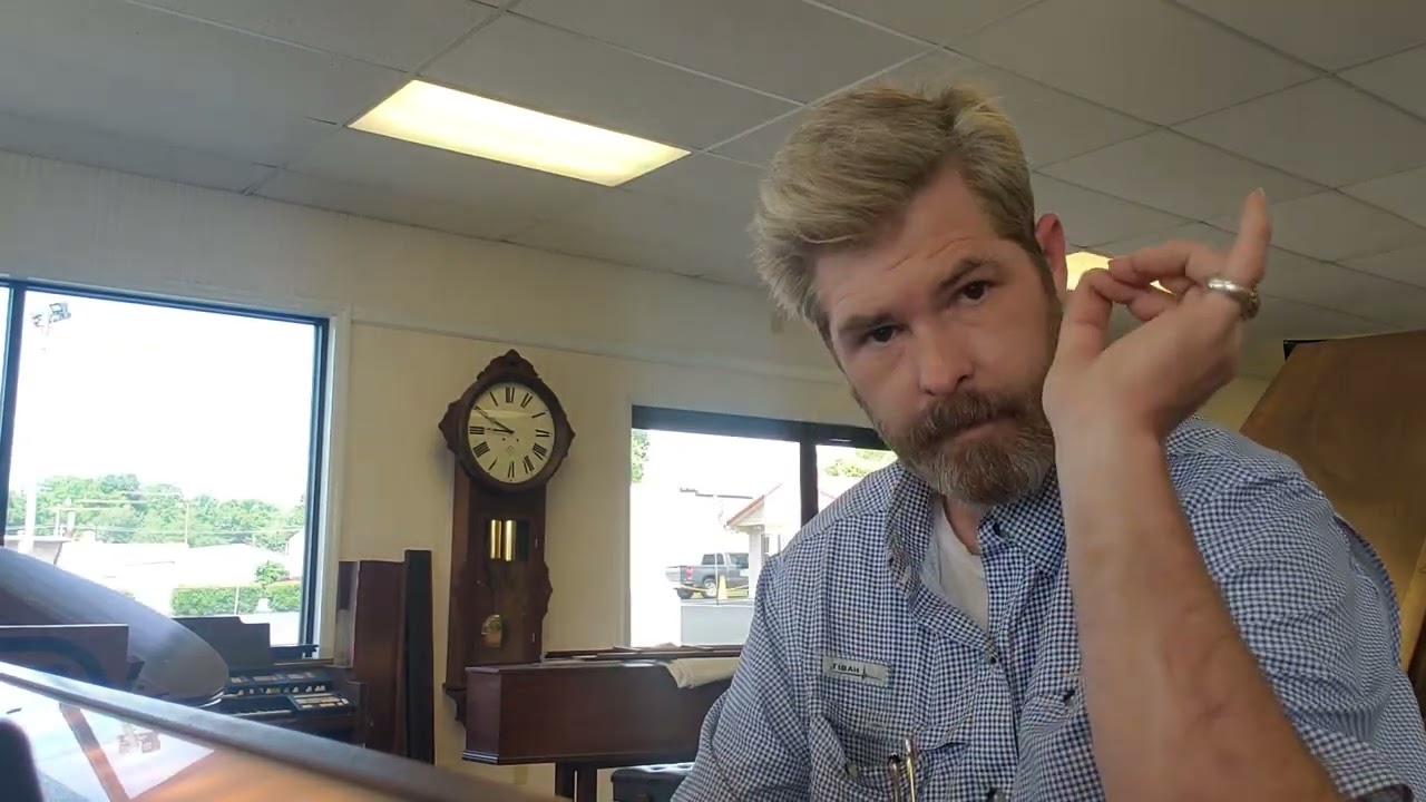 Taking a look that the Rodgers 835 Cambridge Digital organ.