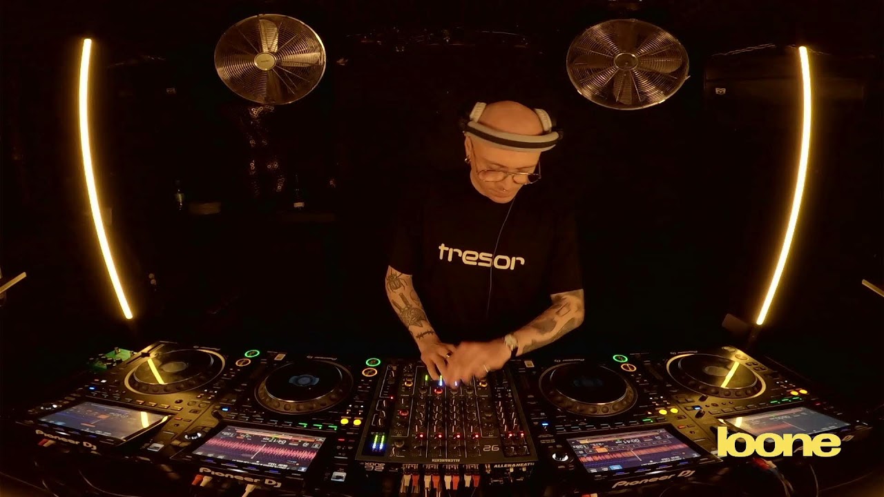 LOONE LIVE x LOBSTER INVITES w/ MYTHON