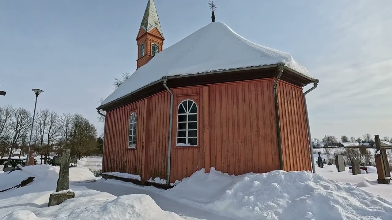 Senosios Kvėdarnos kapinės: 1860 m. koplyčia ir unikalūs antkapiai