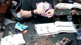 Guysack: So many legs....  Let's Build Saturday!