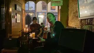 Crazy Man Michael gespielt von Sam und Ina White - Killarney