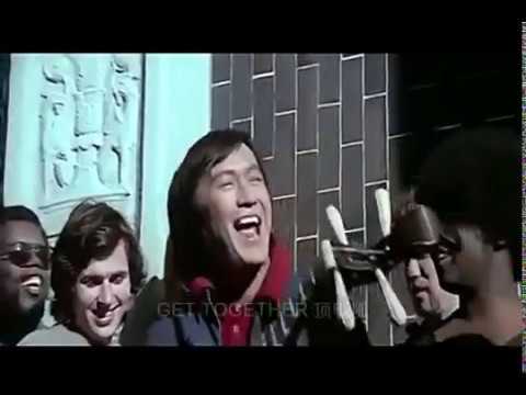 許冠傑- 小英雄大鬧唐人街(1974) 插曲- YouTube
