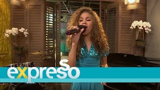 Dirja Lekas performs \