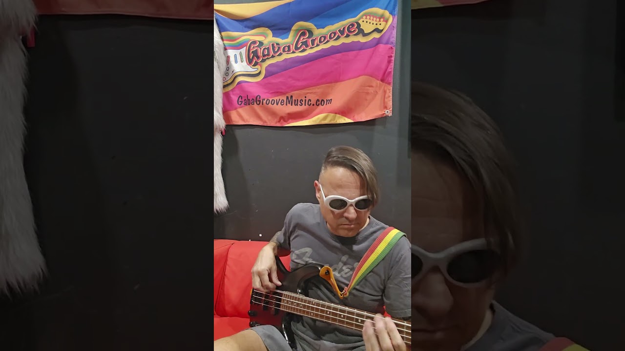 COOL LITTLE BASS LINE!