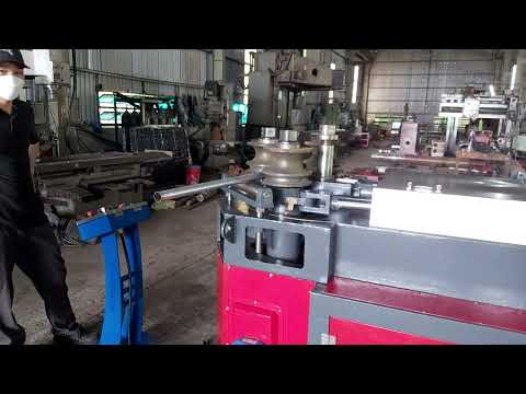 Video Máy uốn ống thủy lực phiên bản 4 trục Việt Nam chế... - youtube
