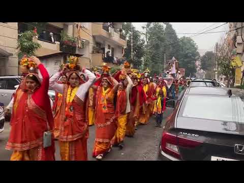 सुन्दर शोभा यात्रा🙏🌹#shobhayatra #kalashyatra #kalash_sthapna_vidhi #kirtan @sakhiyokitoli4027