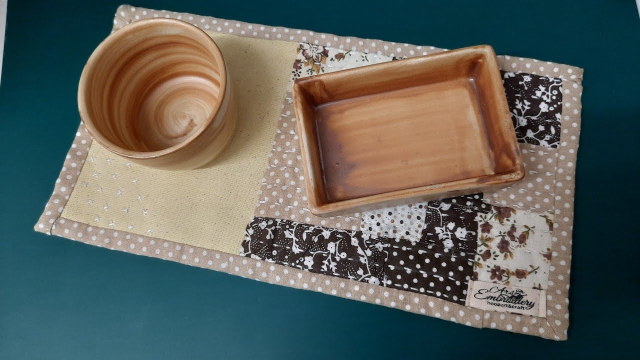 Медленное шитье Сашико Боро - вдохновленный коврик для кружки, сделанный из лоскутного проекта из