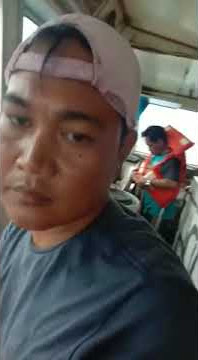 Kapal cargo diterjang ombak besar setinggi 3.meter