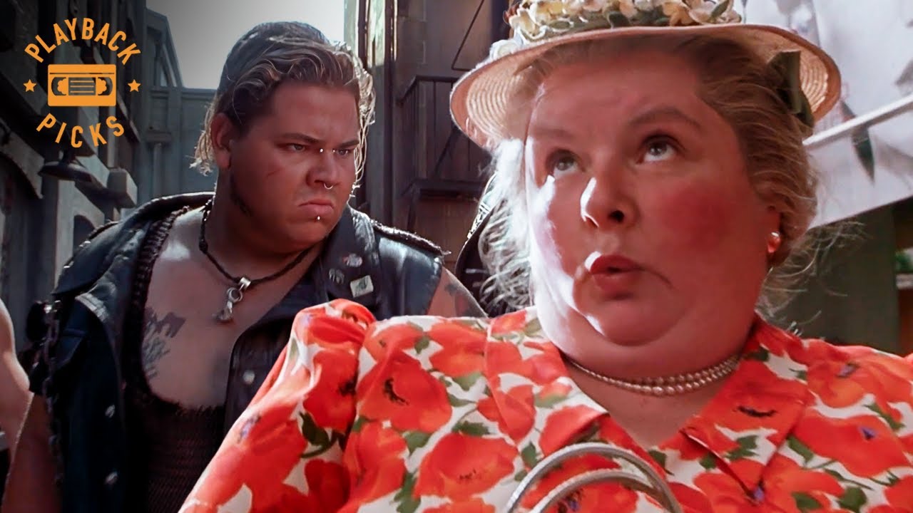 Mrs. Hoggett Causes Chaos | Babe: Pig in the City