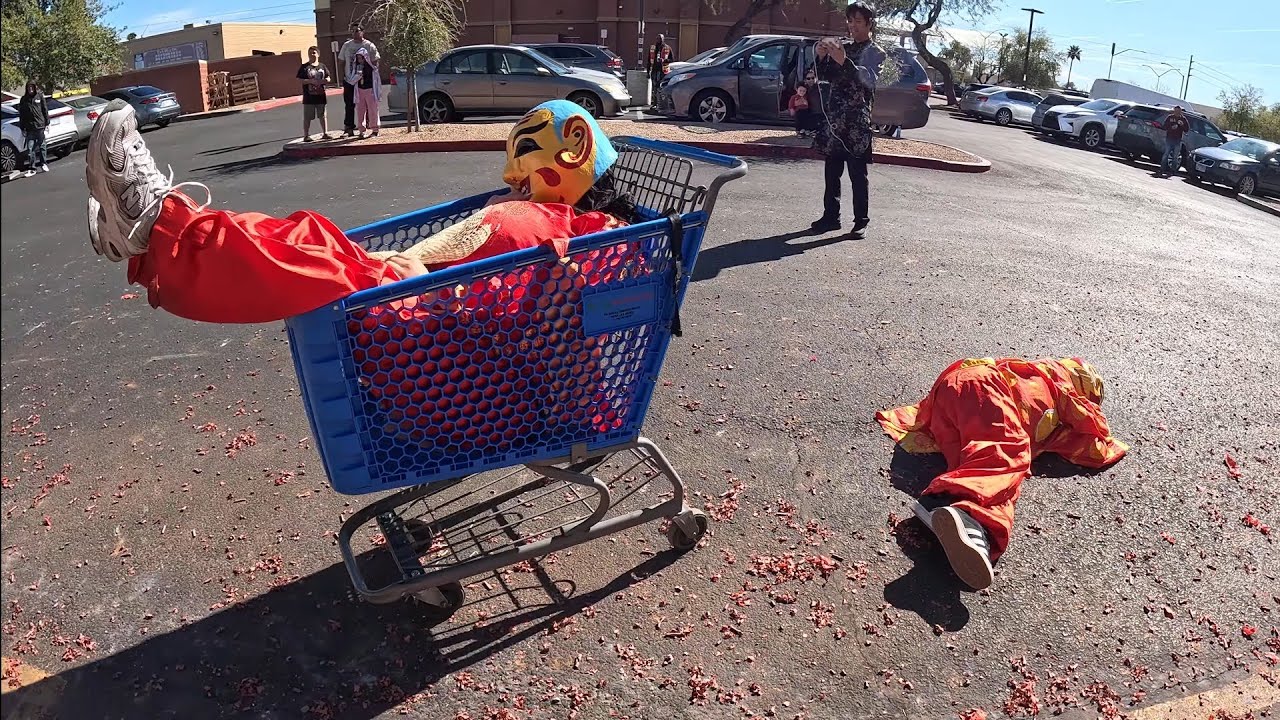 Mua Lan at Mekong Sandwiches - Nhat Tam Lion Dance