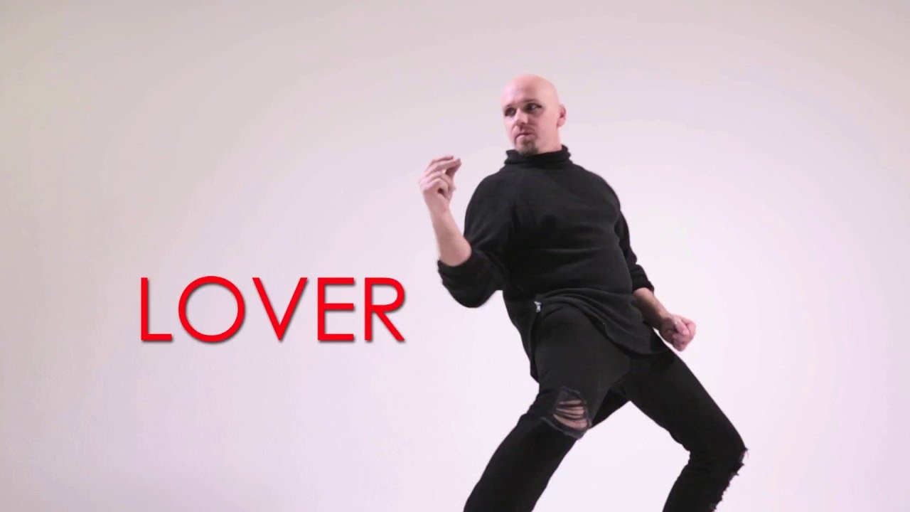 Guarda Bobkomyns - Lover (Official Video) su YouTube Guarda Bobkomyns - Lover (Official Video) su YouTube