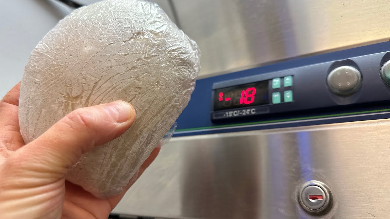 Testar att baka pizza på fryst pizzadeg!