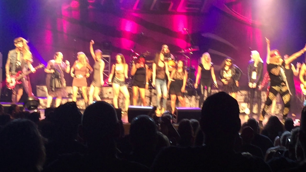 Steel Panther - 17 Girls In A Row (live Winnipeg 2017)