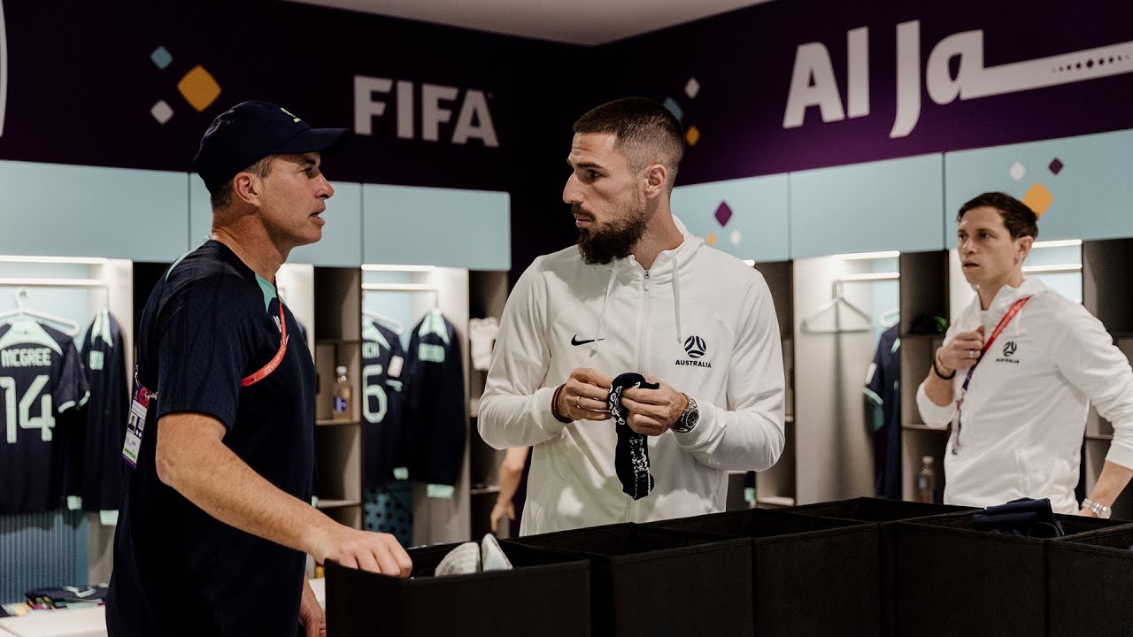 Milos Degenek fires up the boys before Tunisia win 🗣️🔥