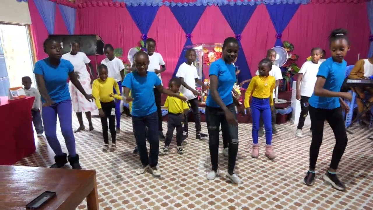 ROSE_MUHANDO_-_TUIPAKUE (Official Dance Video)