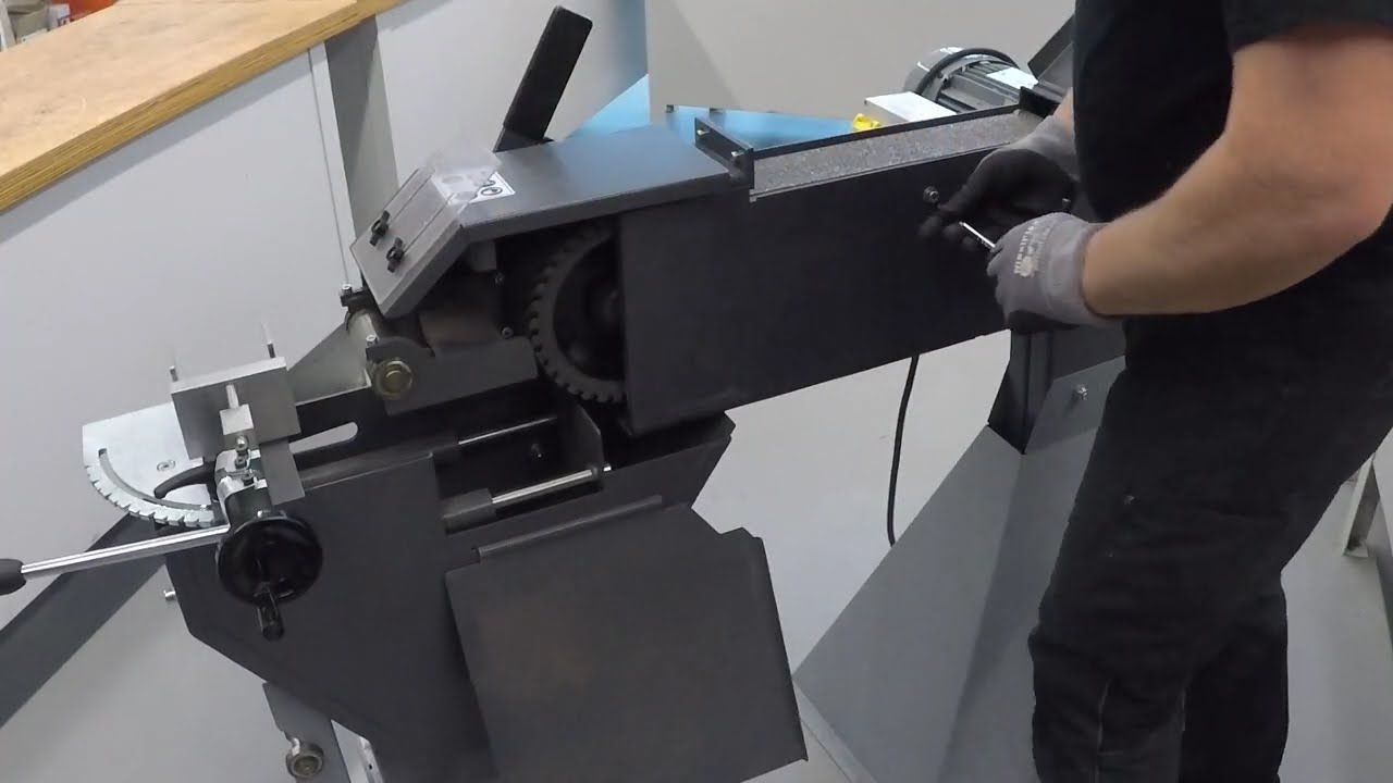 FEIN Belt Grinding Machine GX75 (2H) + GXR. Precisely grinding radii with a system.