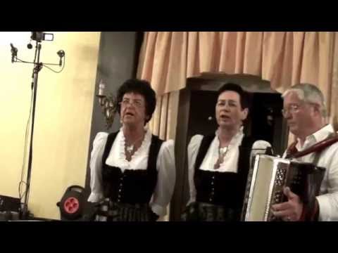 Zupfer-Moidln: "Da Bepperl"