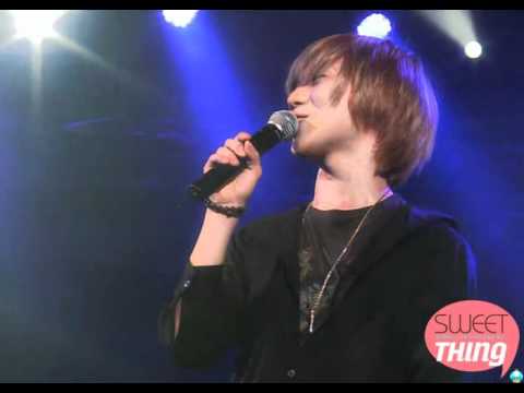 101128 Taemin H3LL0 fancam @ gs25 Love concert