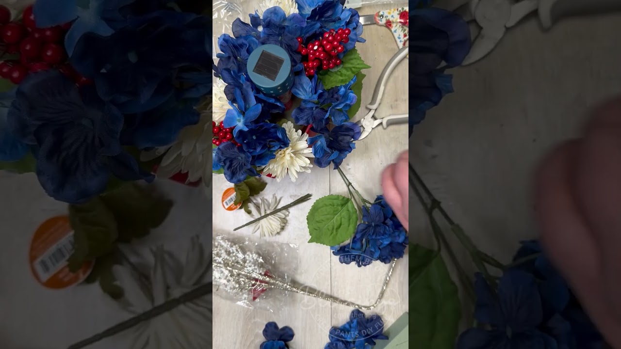 WOW Your Guests with This EASY Patriotic Solar Light Centerpiece! 🇺🇸✨ 