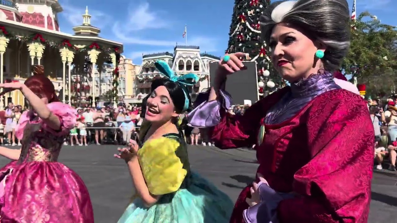 Disney Villains Holiday Pre-Parade Taping ahead of Christmas Parade at Magic Kingdom