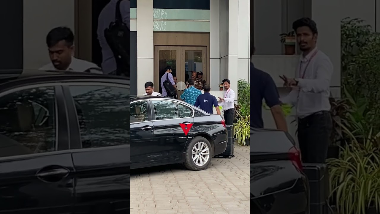 Aashiqui2 Fame Aditya Roy Kapoor with Kunal Roy Kapoor Spotted at Private Airport Kalina