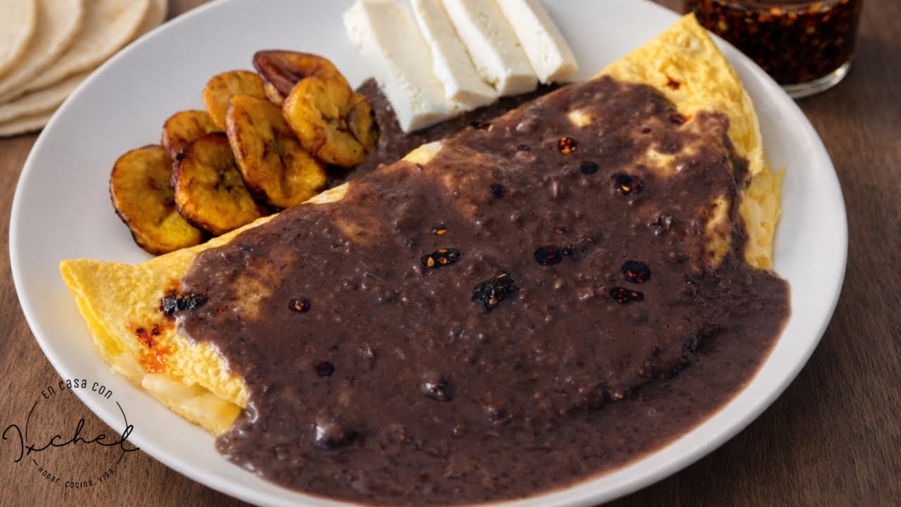 OMELETTE VERACRUZANO CON PAPA, CHORIZO Y FRIJOLES | DESAYUNO FACIL Y RAPIDO | EN CASA CON IXCHEL