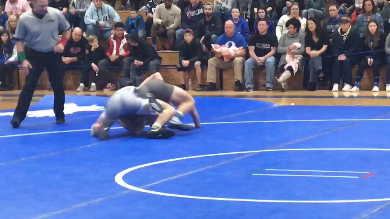 Collingswood’s Andy Clark pins against Oakcrest