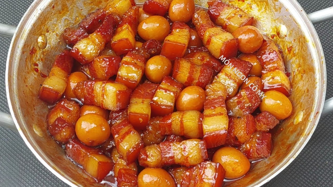 THỊT BA RỌI KHO TRỨNG CÚT theo cách này thịt thơm mềm ngon thấm vị đậm ...