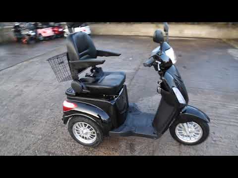 Gp500 Three Wheel Scooter 2