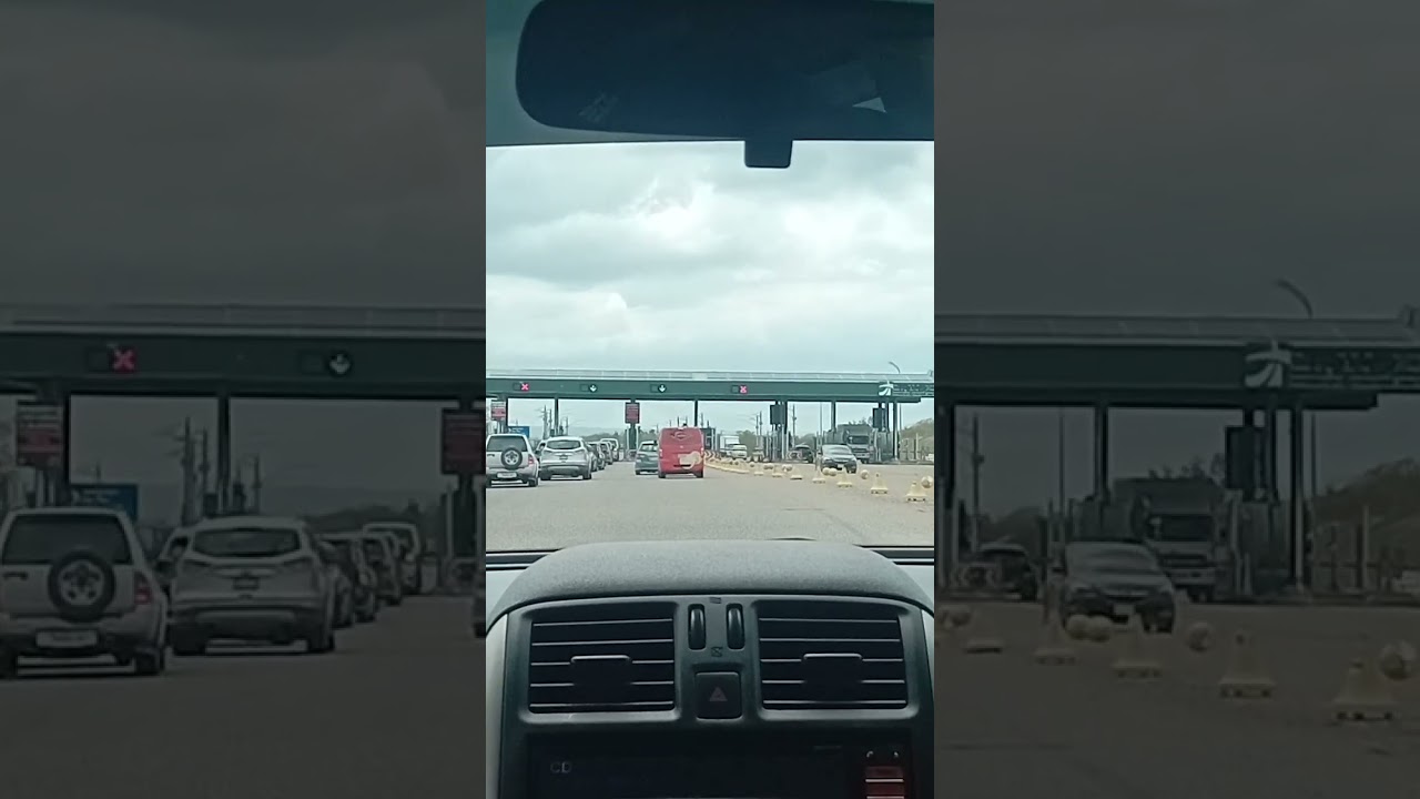 P.J Patterson Highway, May Pen Toll Plaza....traffic(_)