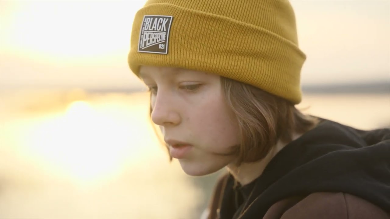 Розовый фламинго в лучах рассвета