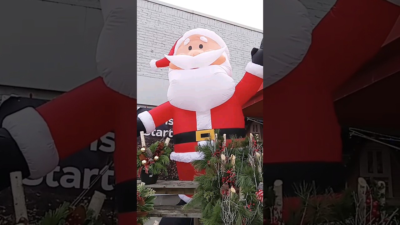 Christmas Decor.  Canadian Tire. Bayview Ave and River Ridge Blvd. Aurora. Ontario.