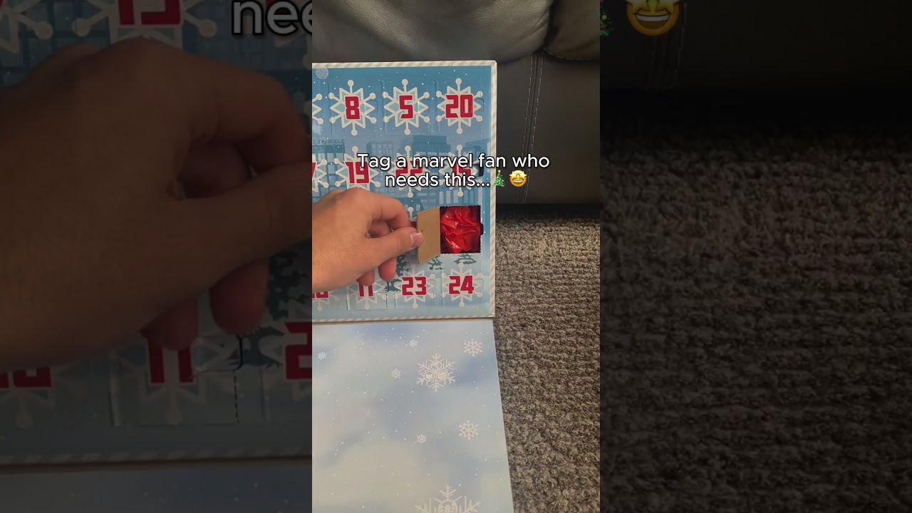 Cozy Marvel Christmas Unboxing 🎄 | 24 Days of Tiny Heroes 