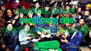Download Lagu Presiden Jokowi nongkrong dan nyanyi bareng pengamen di bandung MP3