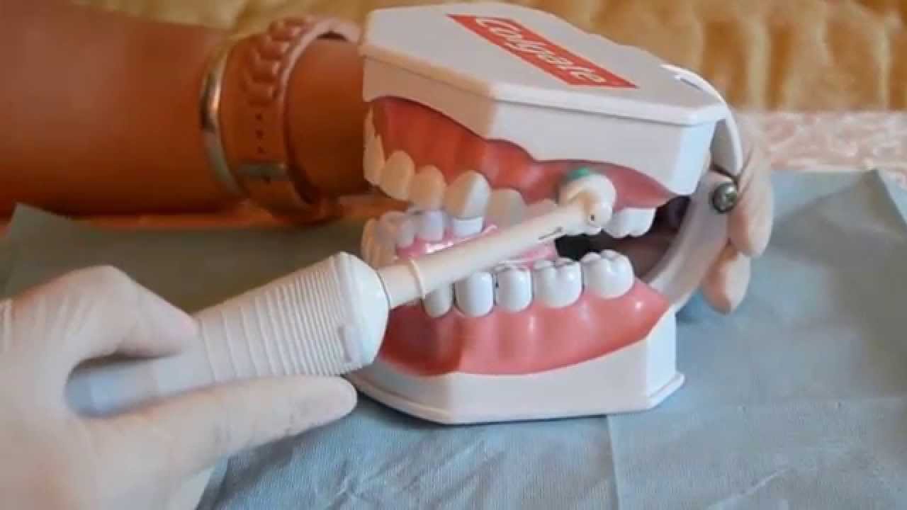طريقة تنظيف الأسنان بفرشاة الأسنان الكهربائية Youtube