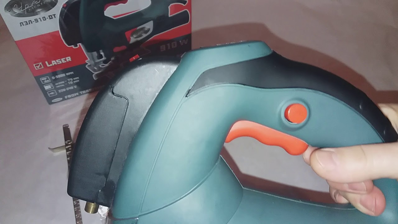 Лобзик электрический УралЭлектро ЛЭЛ-910-DT