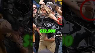 Jennifer Aniston was attacked with oil!!!