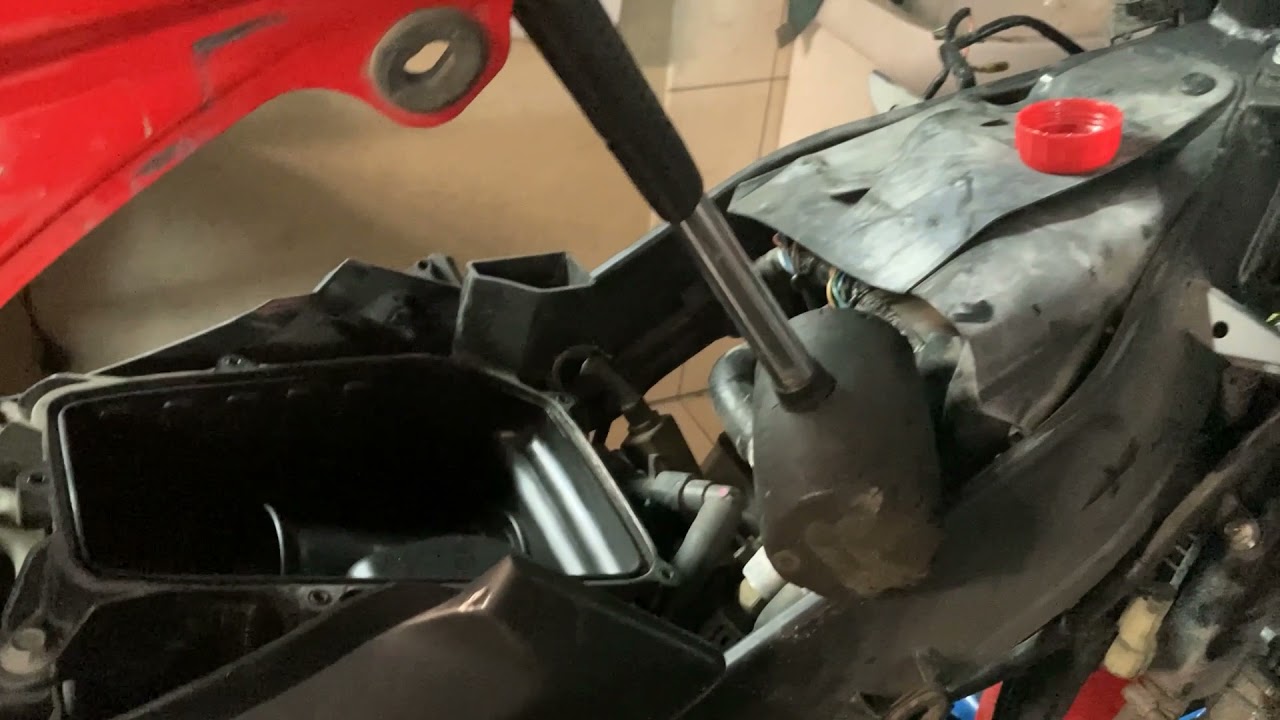 Honda CBR 125R 2007R - serwis i wymiana napędu