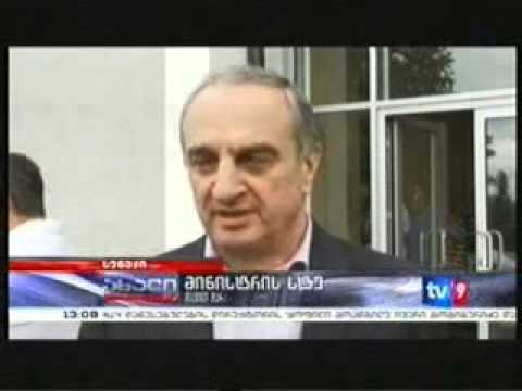 დავით დარახველიძე აფხაზეთიდან დევნილ ოჯახს ესტუმრა