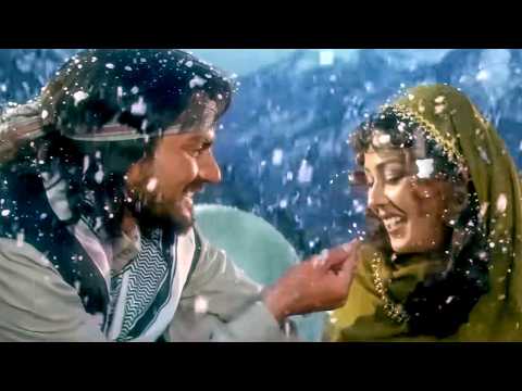 अरबाज़ खान अपनी गर्लफ्रेंड को मौसम की पहली बर्फ की मुबारक करता है