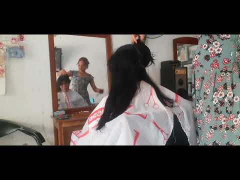 BU MARYATI POTONG RAMBUT
