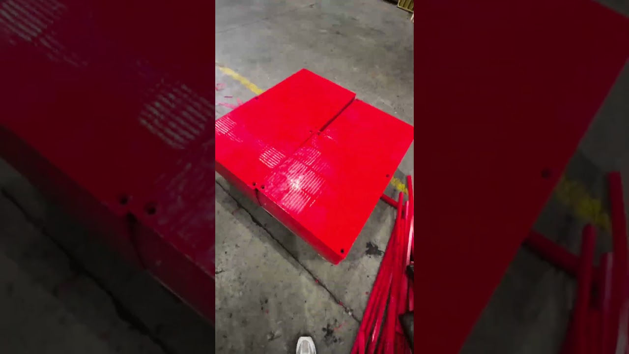 This close-up video reveals the robust construction and open-area design. 