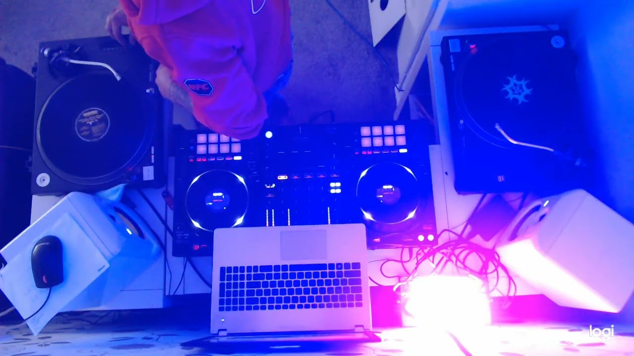 Dj Fueler v's Adventurous Adam   acid techno mix