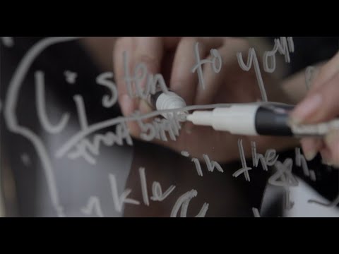 Laila Sakini - That Wave, That Line