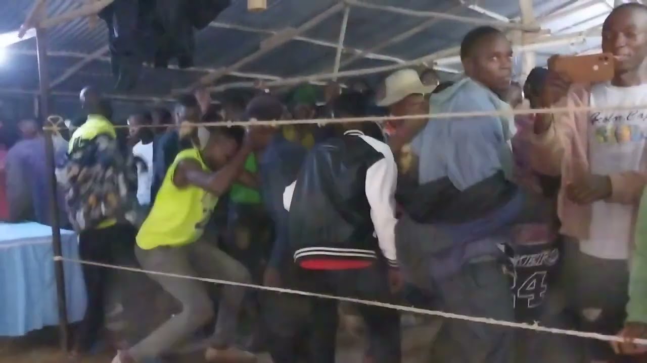 MATUNDU PERFORMING NEW RELEASE LIVE IN CHURCH.. PEOPLE FELL DOWN WHEN HE WAS PLAYING HIS SOLO GUITAR