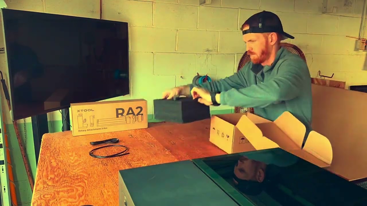 xTool S1 - Delivery Day 3 - Air Assist, Honeycomb Bed, Rotary System